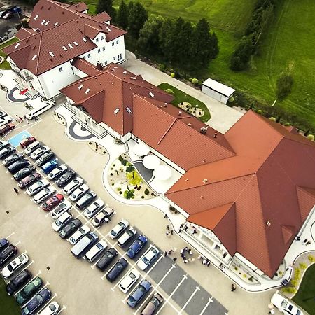 Bialy Dwor Bed and Breakfast Rychwal Buitenkant foto