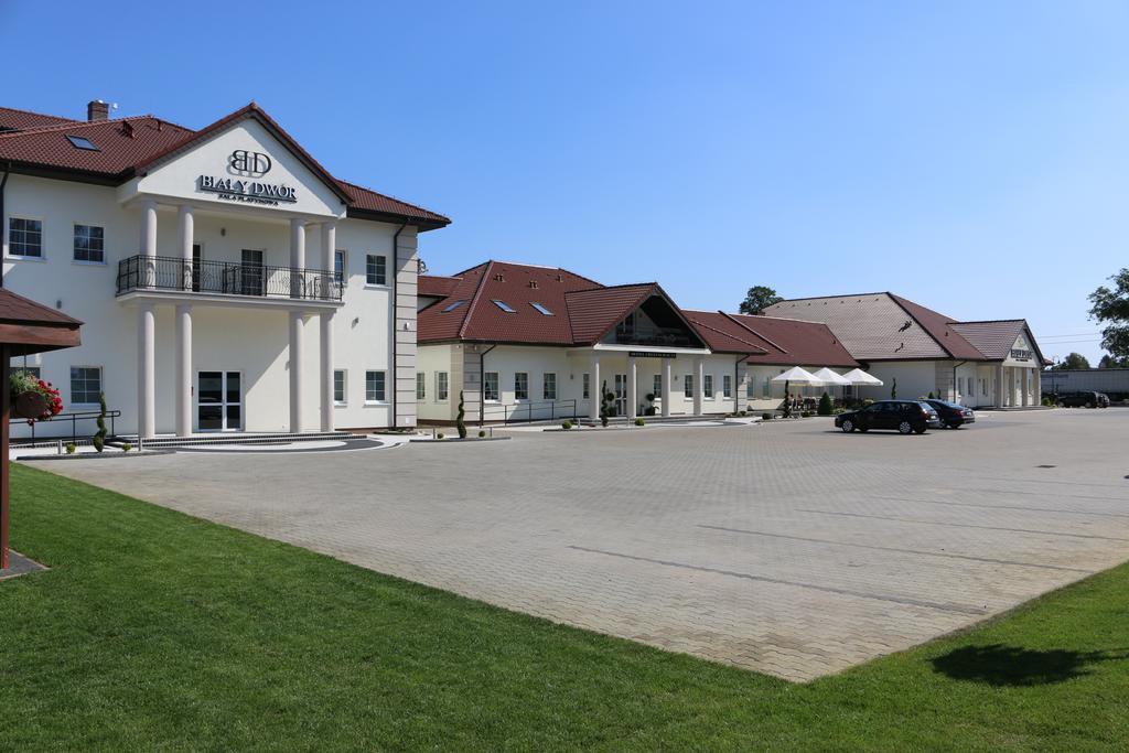 Bialy Dwor Bed and Breakfast Rychwal Buitenkant foto