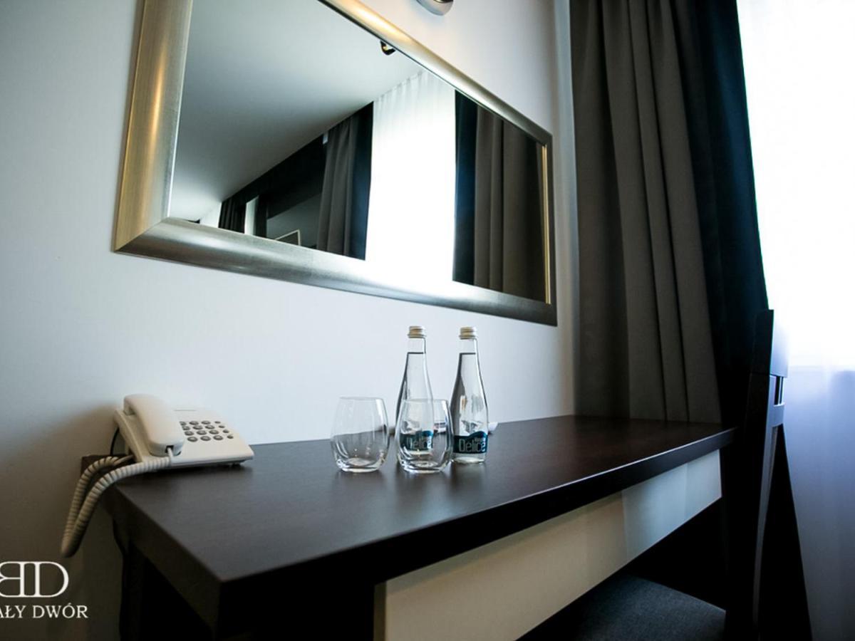 Bialy Dwor Bed and Breakfast Rychwal Buitenkant foto