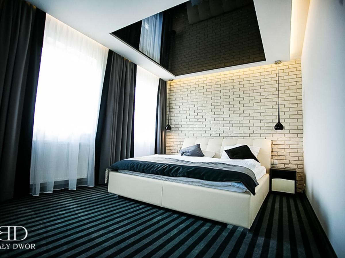 Bialy Dwor Bed and Breakfast Rychwal Buitenkant foto