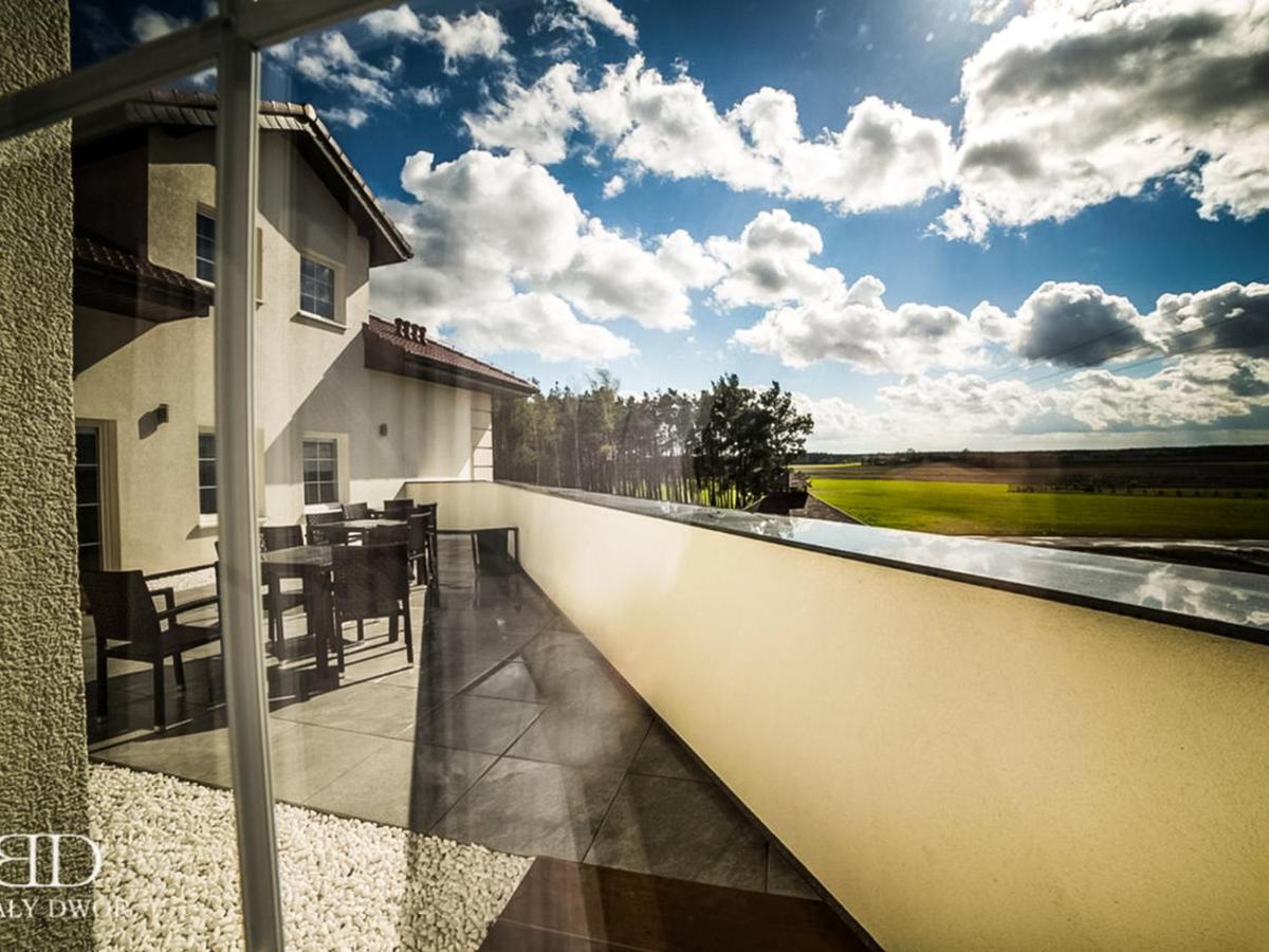 Bialy Dwor Bed and Breakfast Rychwal Buitenkant foto