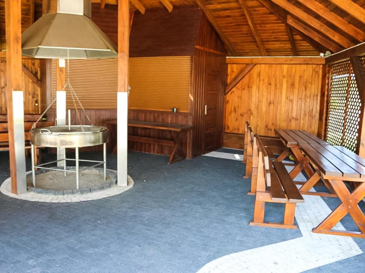 Bialy Dwor Bed and Breakfast Rychwal Buitenkant foto