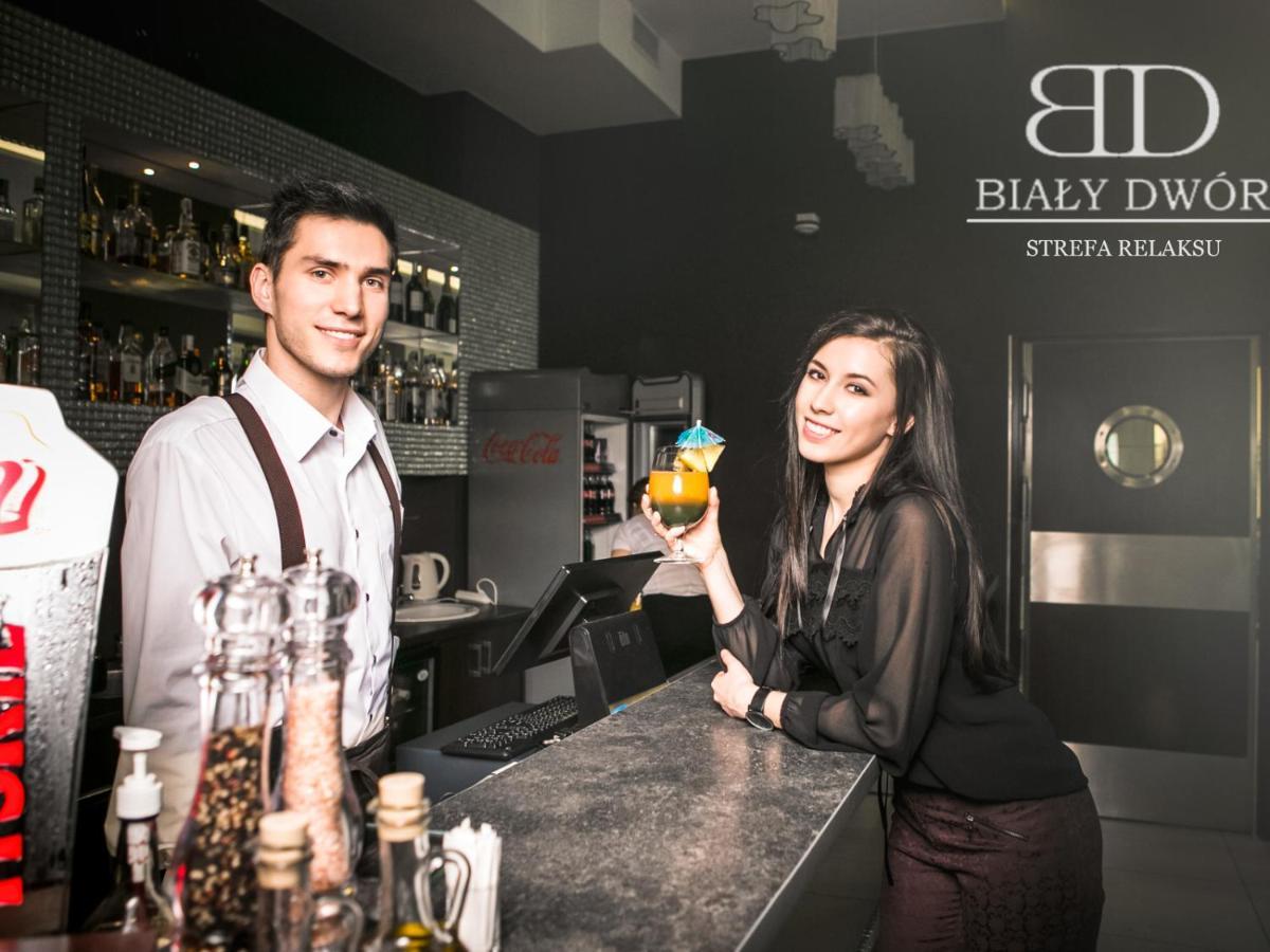 Bialy Dwor Bed and Breakfast Rychwal Buitenkant foto